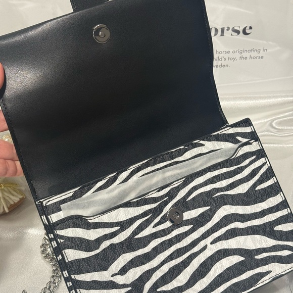 MICHAEL KORS Greenwich Small Animal Print Logo Crossbody Bag - Picture 7 of 9